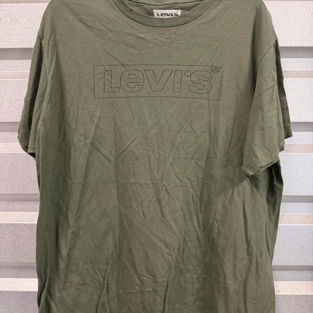 Levi-s Men's Green and Khaki T-shirt